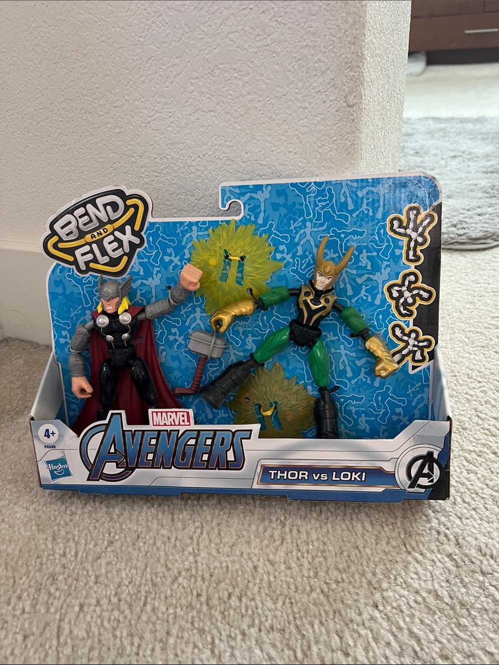 Hasbro Marvel Avengers Thor vs Loki Action Figures Red Green Gold Black bend